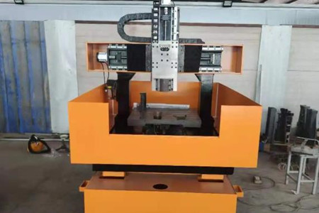 在選購數(shù)控雕銑機(jī)時(shí)，需參考哪些條件？