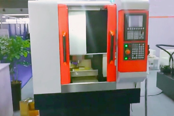 2025年高精密雕銑機(jī)引領(lǐng)現(xiàn)代制造業(yè)的精度革命