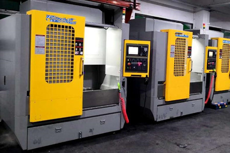 數(shù)控雕銑機在提高生產效率和保證加工質量方面有優(yōu)勢